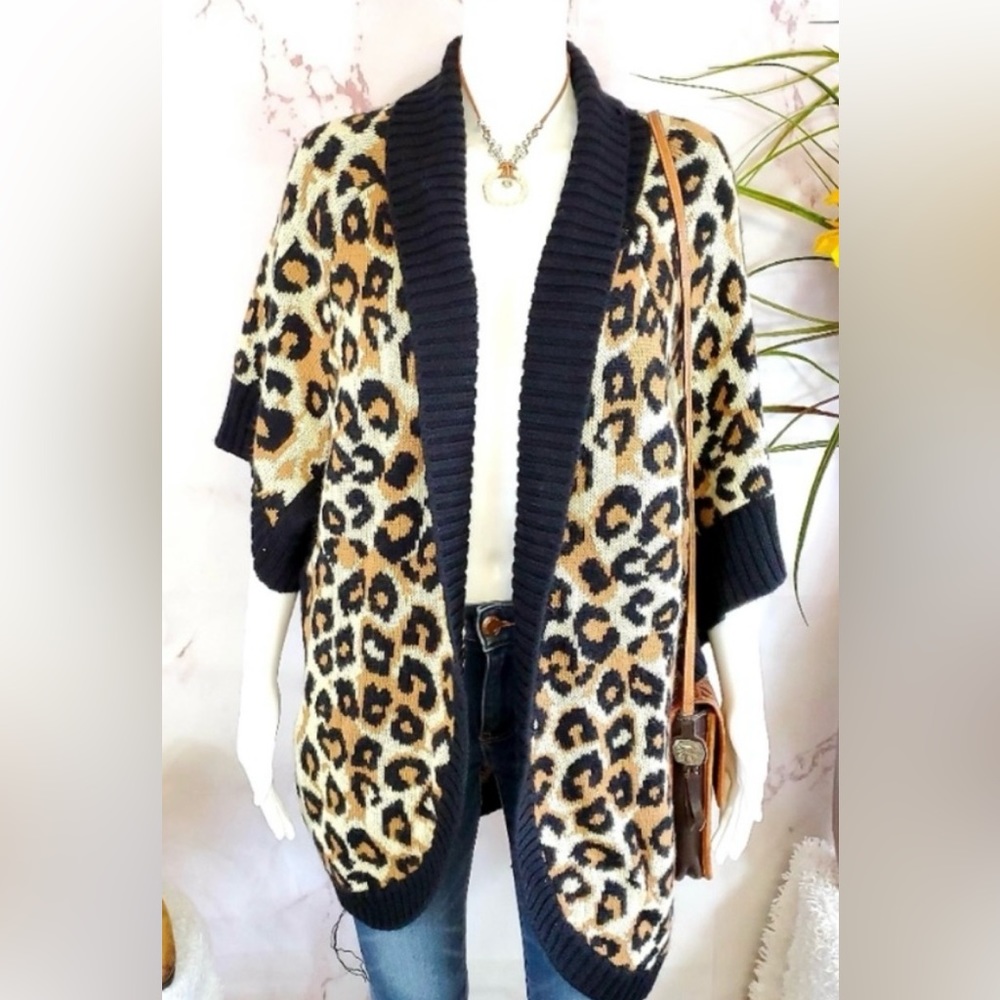 BEBE x KARDASHIANS Leopard Sweater (small)